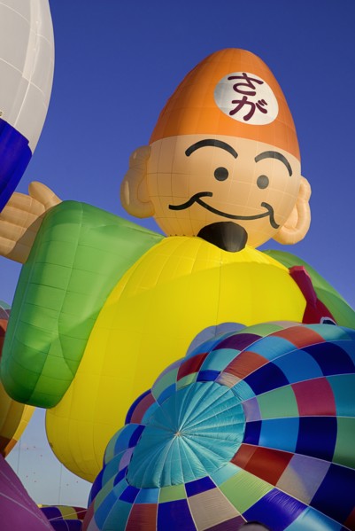USA, New Mexico, Albuquerque, Annual balloon fiesta colourful hot air balloons. 
Photo : Hugh