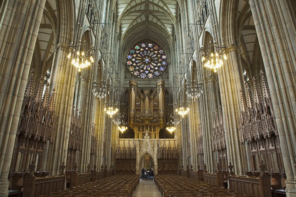 England, West Sussex, Shoreham-by-Sea, Lancing College Chapel interior view of the Nave. 
Photo :