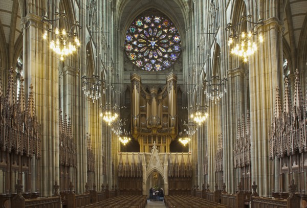 England, West Sussex, Shoreham-by-Sea, Lancing College Chapel interior view of the Nave. 
Photo :