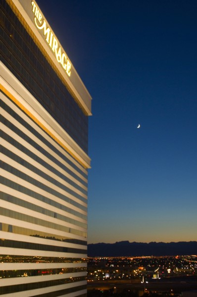 USA, Nevada, Las Vegas, View from the Mirage Hotel at night. 
Photo : Chris Penn