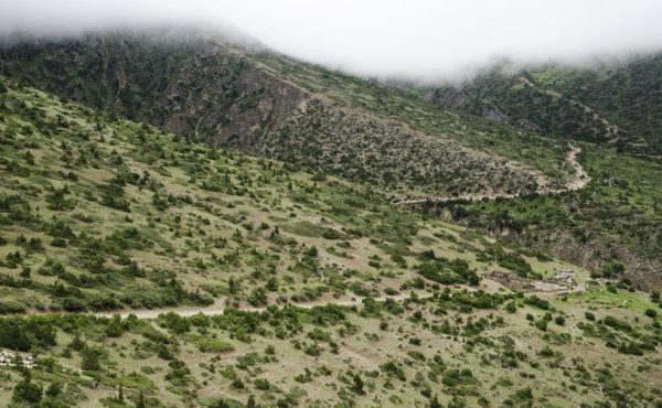 Mountainous landscape and roads to the capital.