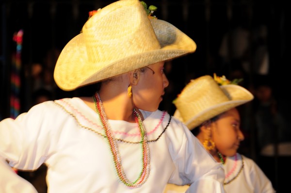 Mexico, Bajio, San Miguel de Allende, Ballet Folklorico performance on Independence Day in El