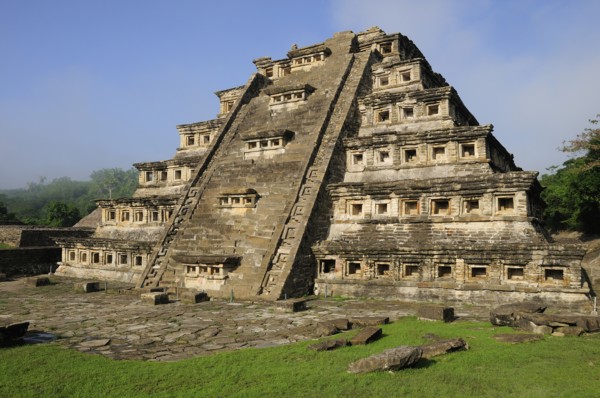 Mexico, Veracruz, Papantla, El Tajin archaeological site Pyramide de los Nichos. Photo : Nick
