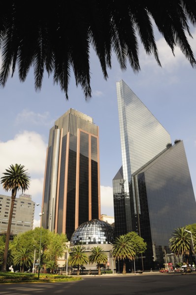 Mexico, Federal District, Mexico City, Modern architecture on the Paseo de la Reforma. Photo : Nick