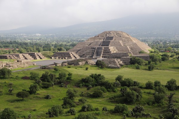 Mexico, Anahuac, Teotihuacan, Pyramid de la Luna. Photo : Nick Bonetti