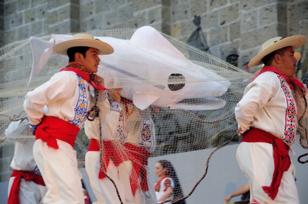 Mexico, Jalisco, Guadalajara, Plaza Tapatia Guerrero folk dance performance in carnival.. Photo :