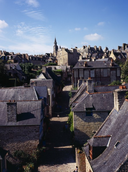 France, Bretagne, Cotes d Armor, Dinan. View from castle ramparts over Rue du Jerzual in medieval