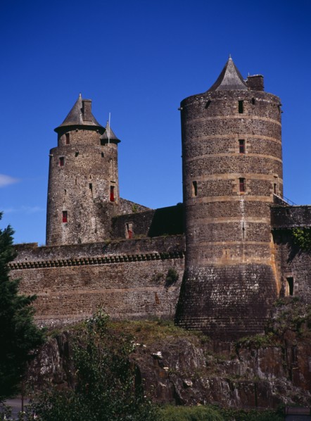 France, Bretagne, Ille-et-Vilaine, Fougeres. Defensive walls and towers of the chateau dating from