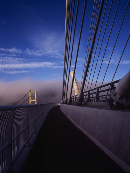 France, Bretagne, Finistere, Ile de Crozon. View of the old and new Pont de Terenez suspension