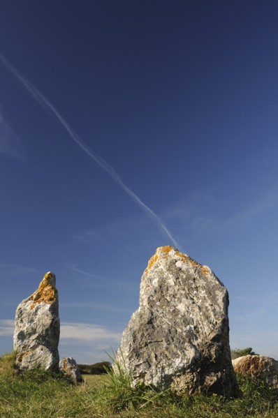 France, Brittany, Lagatjar, Alignment de Lagatjar standing stones near Cameret-sur-Mer. Photo : Bob