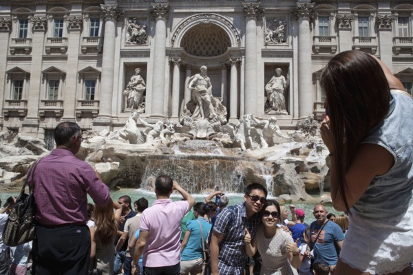 Italy, Lazio, Rome, Piazza di Trevi the baroque Trevi Fountain by Nicola Salvi 1762 against the
