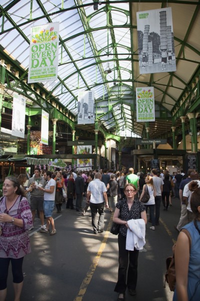 England, London, Borough Market Londons oldest fresh fruit and vegetable market. Photo : Stephen