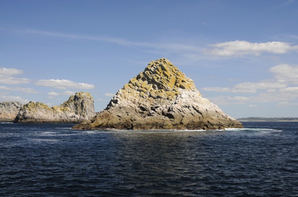 France, Brittany, Pointe de Pen-Hir, Les Tas de Pois, Pile of Peas, islets off the Pointe de