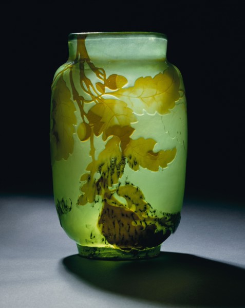 Gallé, Vase au motif de feuille de chêne