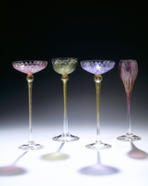 Theresienthaler Krystallglasfabric, Quatre grands verres à pieds