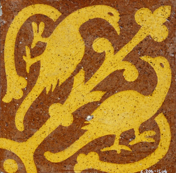 Carreau de faïence de l'époque médiévale