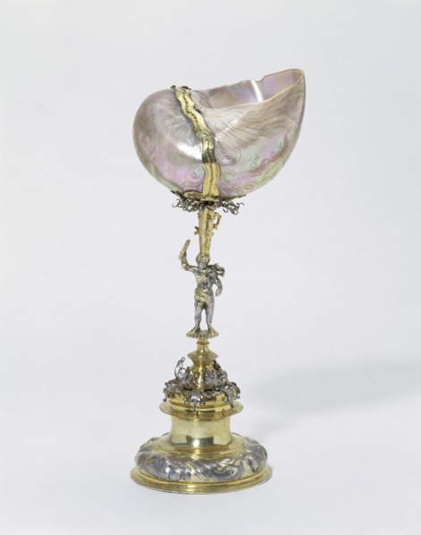 Coquillage monté sur pied