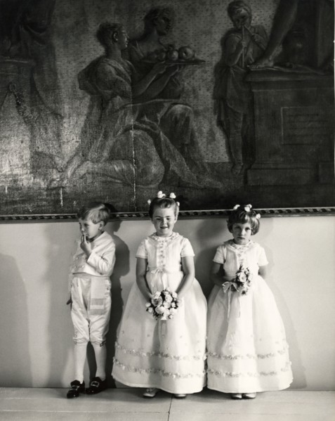 Beaton, Trois demoiselles d'honneur du mariage du Duc de Kent et de Katharine Worsley