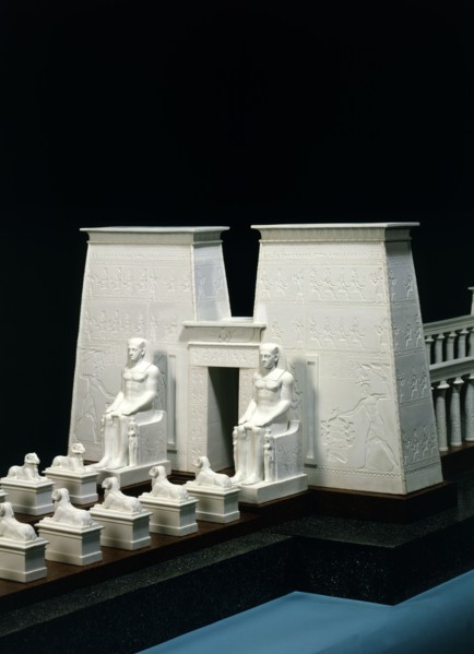 Manufacture de Sèvres, Pièce principale du service egyptien