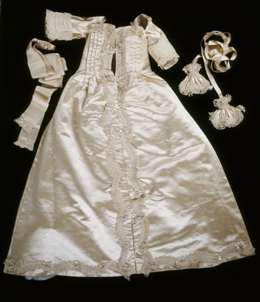 Robe de baptême