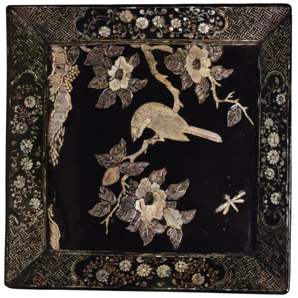 Square tray with Bird on a Flowering Branch. China, 16th century