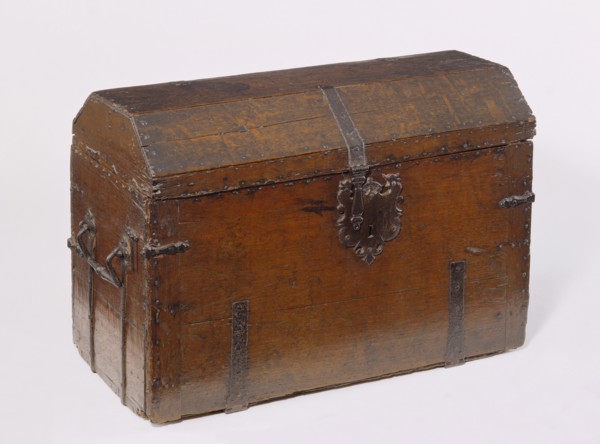 Travelling Trunk. England, late 16th century-early 17th century