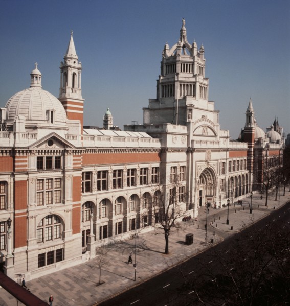 V&A Museum, Cromwell Road faþade. London, England, 1980`s