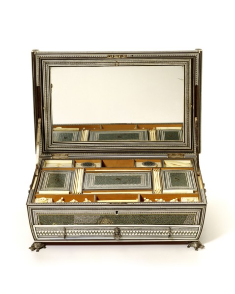 Work box. Bombay, India, early 19th century