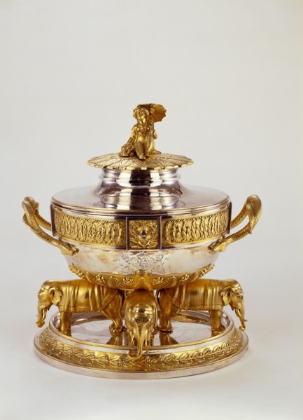 Sauce tureen, by John Edwards. London, England, 1806