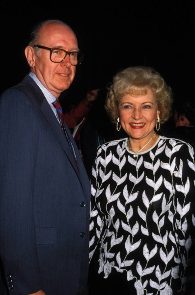 Entertainment News - December 00, 1987