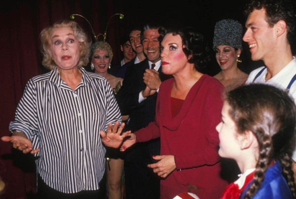 Entertainment News - December 00, 1990