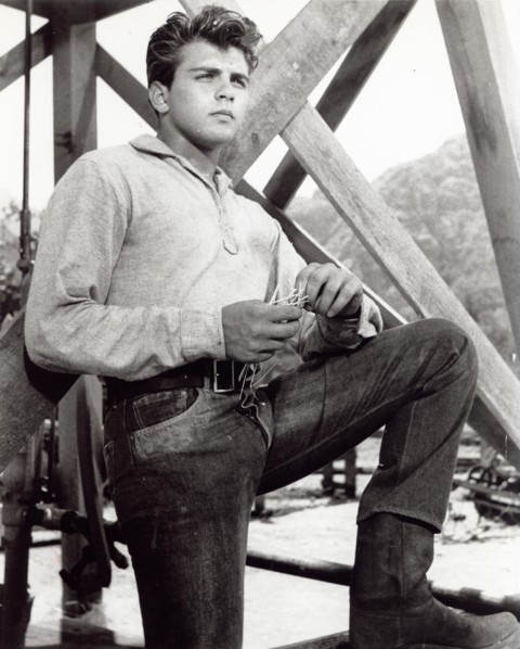 Entertainment News - April 2, 1959