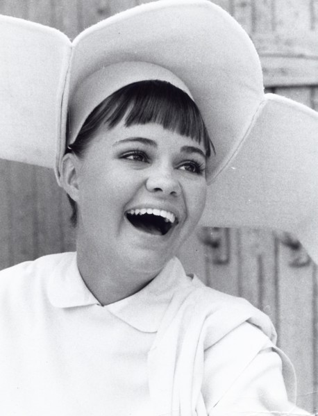 Entertainment News - April 3, 1959
