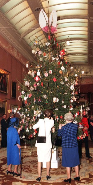 Buc Palace Xmas Tree