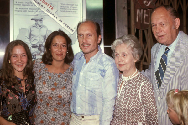 ROBERT DUVALL