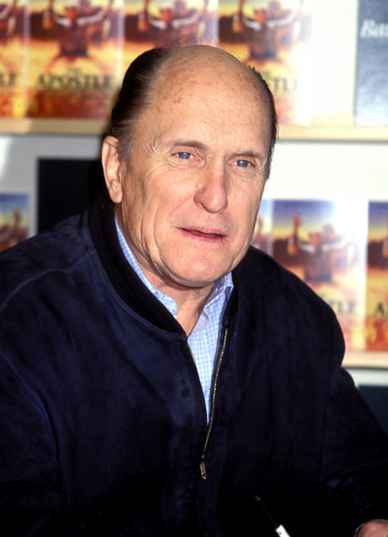 Jan. 1, 2011 - K11326WW            SD0210.ROBERT DUVALL SIGNS HIS NEW BOOK ''THE APOSTLE'' AT