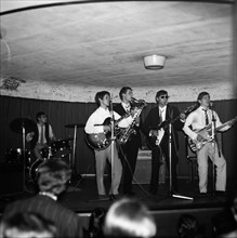 Groupe de rock au Golf-Drouot, 1964