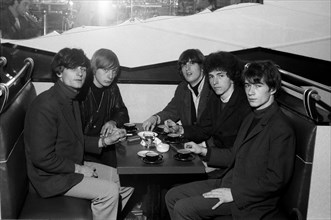 Le groupe de rock Les Tarés, 1964