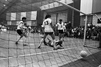 Match de football au bénéfice des Restaurants du Coeur, le 5 février 1986