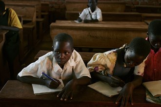 Réfugiées ougandaises en classe, 2005