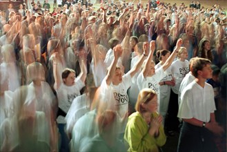 Pietermaritzburg, South Africa, 2000
youth, worship, singing, crowd, crowds, youth