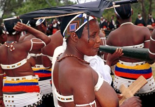 12/2003 Gingindlovu, KwaZulu-Natal, South Africa
shembe woman, women, zulu, shembe celebration,
