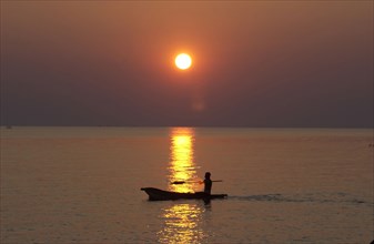 Sunset Lake Malawi
\n