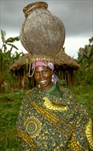 LOCAL WOMAN OUTSIDE KISORO, UGANDA