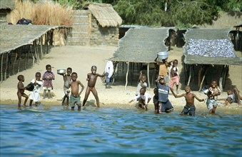 CHILDREN ON BANK, MALAWI