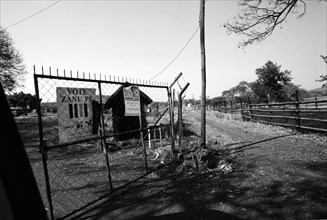 Gate of a redistributed farm