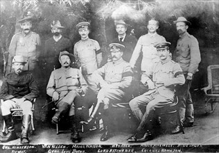 Le général Louis Botha et Lors Kitchener à la conférence pour la paix entre les britanniques et les Boers
