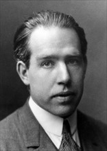 Bohr, Niels Henrik David (1885-1962), physicien danois, l'un des pères de la physique quantique