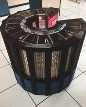 Photographie du superordinateur Cray-2 photographié par la NASA
