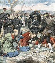 Guerre russo-japonaise 1904-1905, les japonais décapitent des fonctionnaires chinois suspectés d'avoir sympathisé avec les russes